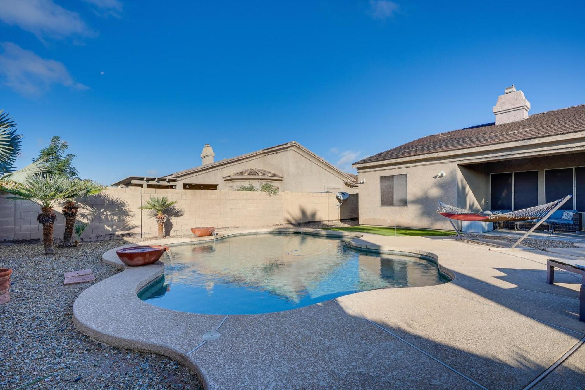Goodyear Group Getaway With Pool And Putting Green Exterior photo