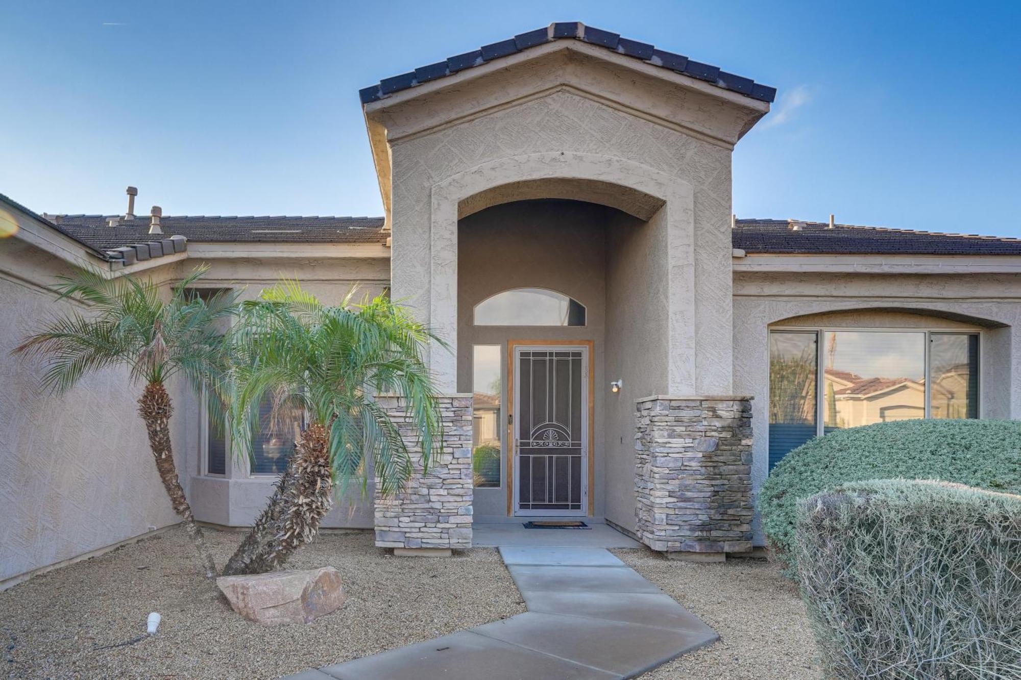 Goodyear Group Getaway With Pool And Putting Green Exterior photo