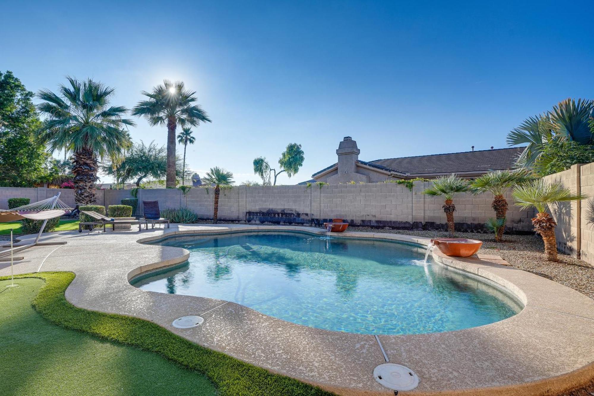 Goodyear Group Getaway With Pool And Putting Green Exterior photo